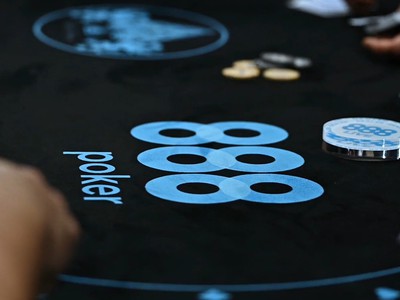 Masă de poker în România cu brand-ul 888