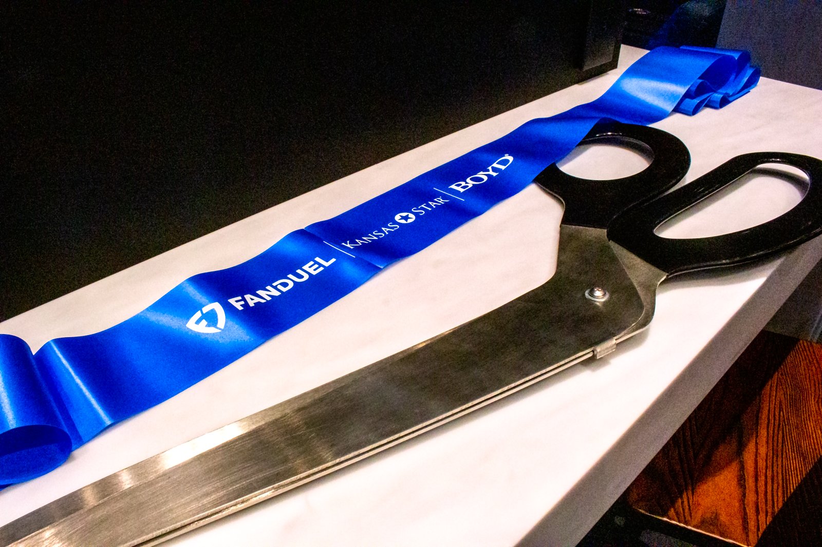 Kansas Casinos Launch Sports Betting with Six Online Operators Poker